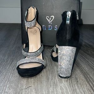 Windsor sugar-13 black size 7 high heels with diamonds